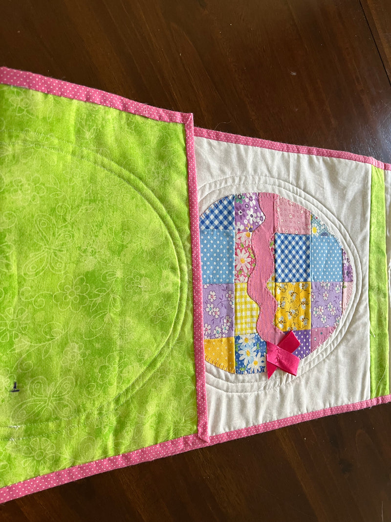 Table Runner, Easter Egg