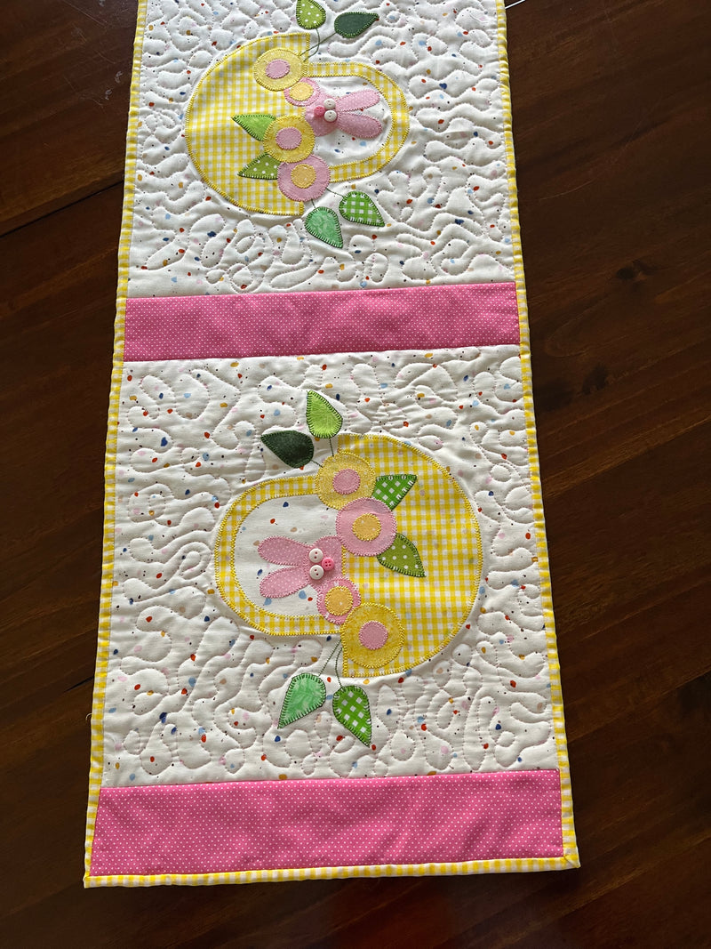 Table Runner, 3 Easter Baskets