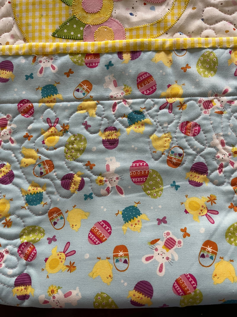 Table Runner, 3 Easter Baskets