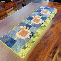 Table Runner, Shoo Fly Motif