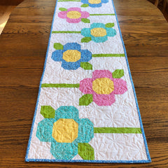Table Runner, Flower Garden