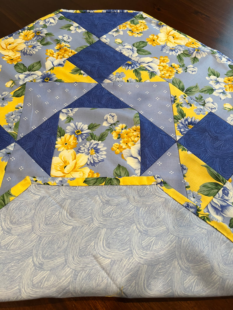 Table Topper, Hexie